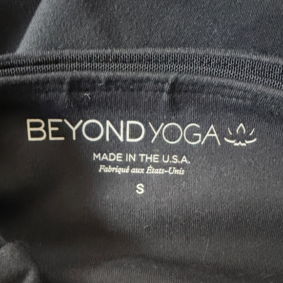 Beyond Yoga Midnight Black High-Waist Leggings - Picture 4 of 4